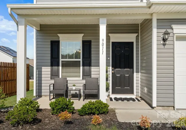 Photo 3 of Single family home for sale at 9011 Evercrisp Ln, Charlotte, NC 28215 | MLS# 4422457 | Listing updated on 2026-10-06