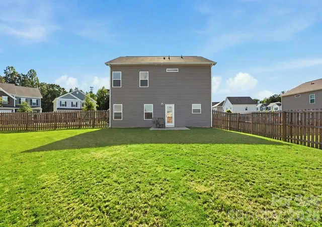 Photo 31 of Single family home for sale at 9011 Evercrisp Ln, Charlotte, NC 28215 | MLS# 4422457 | Listing updated on 2026-09-15