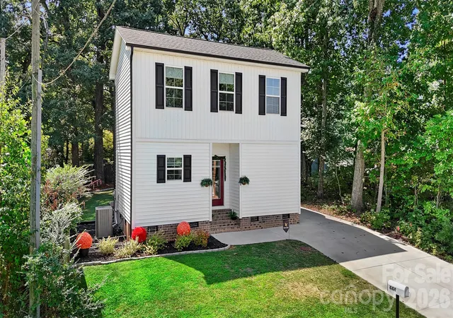 Photo 3 of Single family home for sale at 444 S Shore Dr, Lexington, NC 27292 | MLS# 4422461 | Listing updated on 2026-09-27