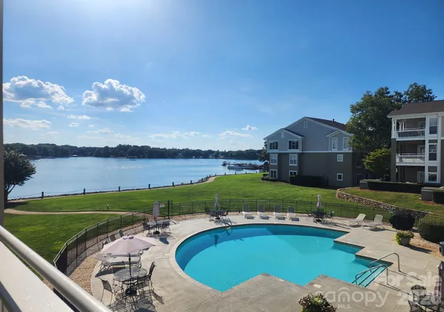 Photo 3 of Condo for sale at 1332 Torrence Cir, Davidson, NC 28036 | MLS# 4422465 | Listing updated on 2026-10-03