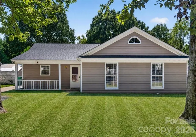 Photo 2 of Single family home for sale at 8006 Sheringham Way, Charlotte, NC 28227 | MLS# 4422467 | Listing updated on 2026-09-19