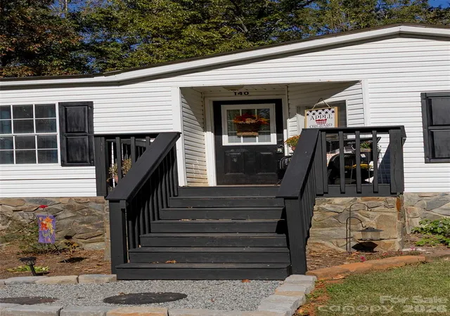 Photo 1 of Single family home for sale at 140 High Ridge Cir, Maiden, NC 28650 | MLS# 4422471 | Listing updated on 2026-10-23