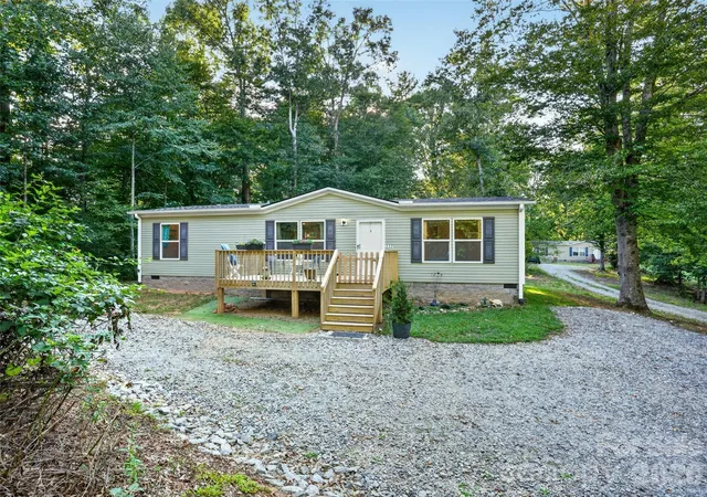 Single family home for sale at 117 Eade Rd, Hendersonville, NC 28792 | MLS# 4422489