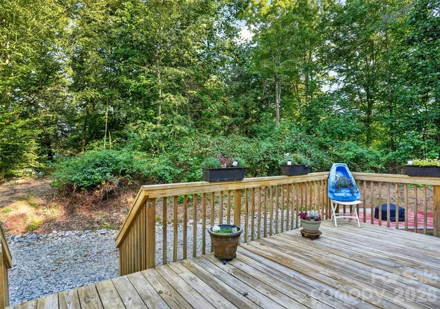 Photo 3 of Single family home for sale at 117 Eade Rd, Hendersonville, NC 28792 | MLS# 4422489 | Listing updated on 2026-09-13