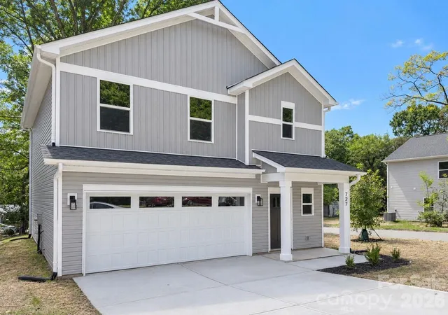 Photo 1 of Single family home for sale at 727 Key St W, Charlotte, NC 28208 | MLS# 4422502 | Listing updated on 2026-09-24