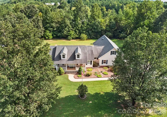 Photo 1 of Single family home for sale at 3105 Hunters Ridge Ct, Morganton, NC 28655 | MLS# 4422506 | Listing updated on 2026-09-17