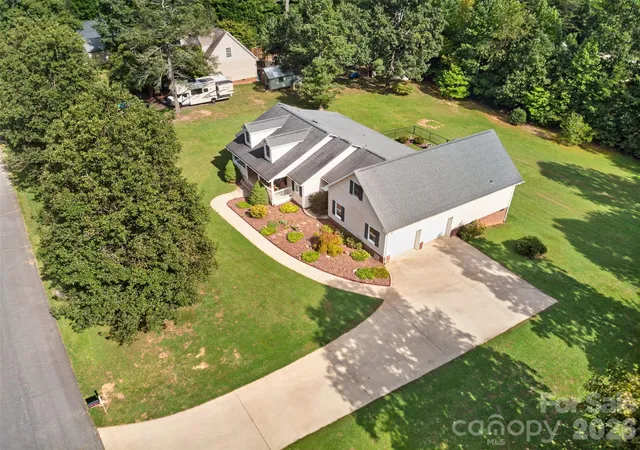 Photo 2 of Single family home for sale at 3105 Hunters Ridge Ct, Morganton, NC 28655 | MLS# 4422506 | Listing updated on 2026-09-17