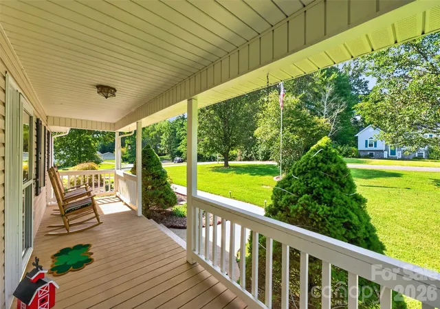 Photo 3 of Single family home for sale at 3105 Hunters Ridge Ct, Morganton, NC 28655 | MLS# 4422506 | Listing updated on 2026-09-17