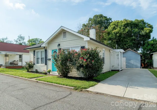 Photo 2 of Sale Pending at 454 18th Street, Cramerton, NC 28032 | MLS# 4422514 | Listing updated on 2026-09-20