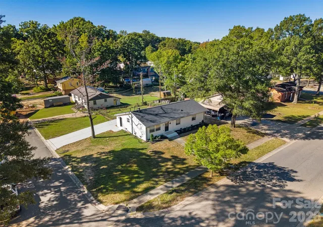 Photo 25 of Single family home for sale at 5618 Snow White Ln, Charlotte, NC 28213 | MLS# 4422520 | Listing updated on 2026-09-27