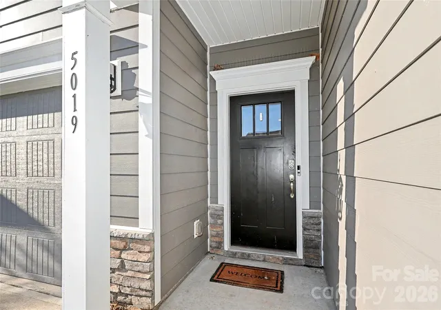 Photo 3 of Single family home for sale at 5019 Grand Champion Ct, Iron Station, NC 28080 | MLS# 4422525 | Listing updated on 2026-09-22
