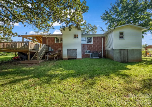 Photo 3 of Single family home for sale at 275 Tanner St, Rutherfordton, NC 28139 | MLS# 4422533 | Listing updated on 2026-09-23