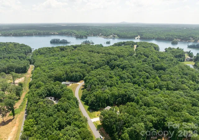 Photo 2 of Single family home for sale at 128 S Harbor Watch Dr, Statesville, NC 28677 | MLS# 4422545 | Listing updated on 2026-09-28