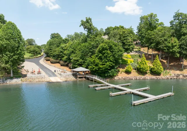 Photo 3 of Single family home for sale at 128 S Harbor Watch Dr, Statesville, NC 28677 | MLS# 4422545 | Listing updated on 2026-09-28