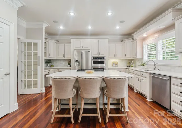 Photo 3 of Single family home for sale at 815 36th Avenue Pl Nw, Hickory, NC 28601 | MLS# 4422557 | Listing updated on 2026-10-03