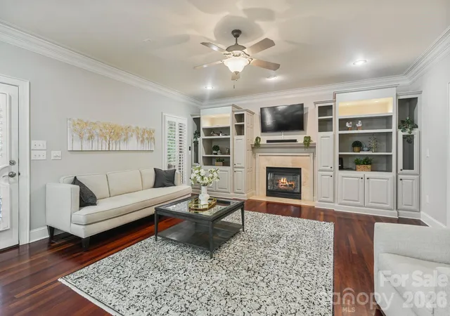 Photo 3 of Single family home for sale at 815 36th Avenue Pl NW, Hickory, NC 28601 | MLS# 4422557 | Listing updated on 2026-10-03