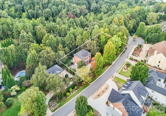 Photo 4 of Single family home for sale at 815 36th Avenue Pl NW, Hickory, NC 28601 | MLS# 4422557 | Listing updated on 2026-10-03