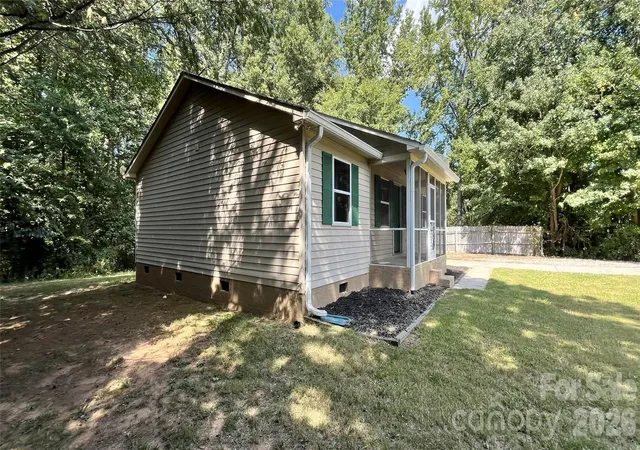 Photo 4 of Single family home for sale at 828 Cornelius Rd, Mooresville, NC 28117 | MLS# 4422565 | Listing updated on 2026-09-15