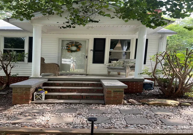 Photo 3 of Single family home for sale at 214 Eben St, Albemarle, NC 28001 | MLS# 4422568 | Listing updated on 2026-10-05