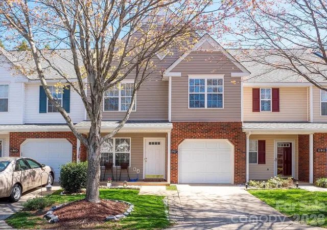 Photo 3 of Townhouse for sale at 11907 Maria Ester Ct, Charlotte, NC 28277 | MLS# 4422571 | Listing updated on 2026-09-20