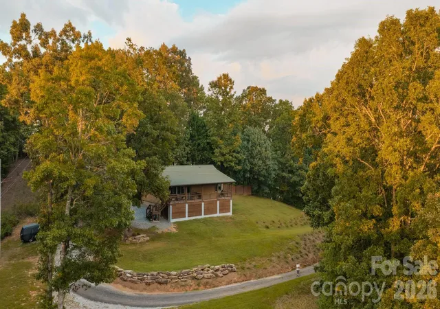 Photo 2 of Single family home for sale at 280 Green Oaks Rd, Bryson City, NC 28713 | MLS# 4422575 | Listing updated on 2026-09-18