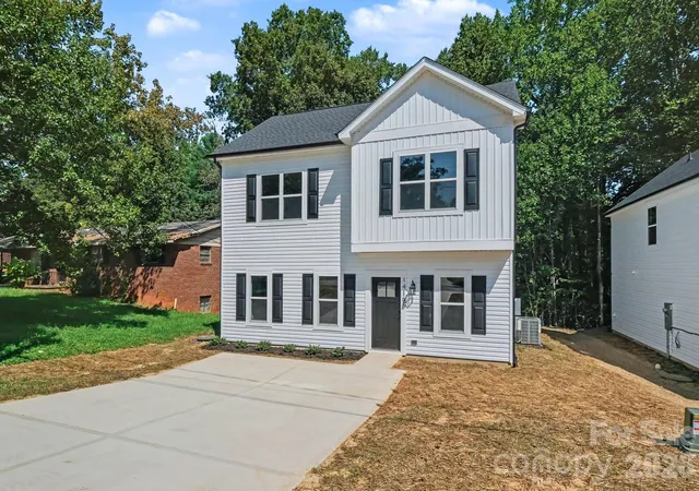Photo 1 of Single family home for sale at 1419 23rd Avenue Pl Ne, Hickory, NC 28601 | MLS# 4422583 | Listing updated on 2026-10-06
