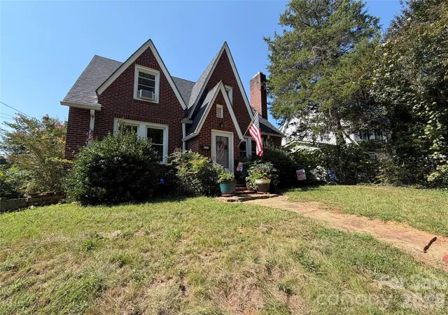 Photo 2 of Single family home for sale at 177 W 6th Street, Rutherfordton, NC 28139 | MLS# 4422598 | Listing updated on 2026-10-27