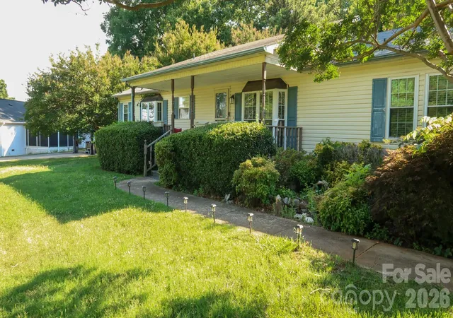 Photo 2 of Single family home for sale at 114 Tamer Rd, Mooresville, NC 28117 | MLS# 4422602 | Listing updated on 2026-09-21