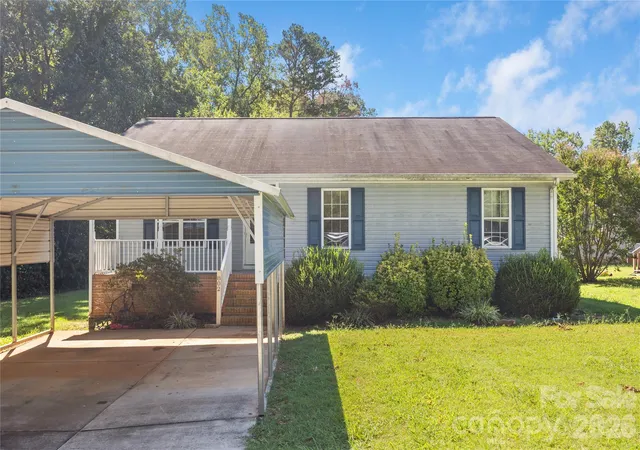 Photo 4 of Single family home for sale at 802 N Shaver St, Salisbury, NC 28144 | MLS# 4422607 | Listing updated on 2026-09-12