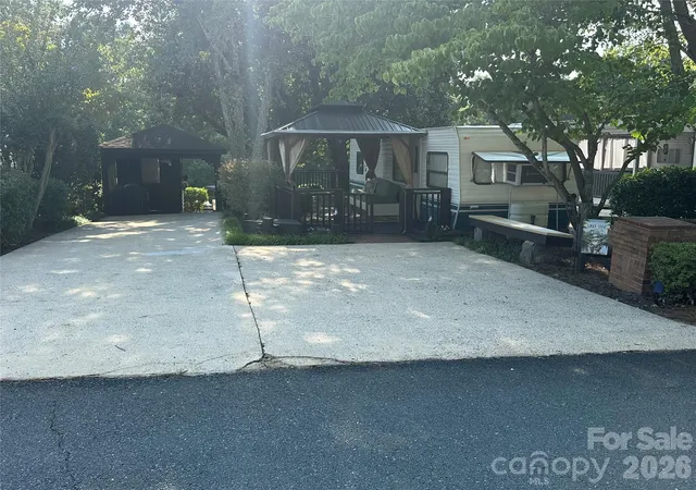 Photo 3 of Single family home for sale at 142 Cardinal Ave, New London, NC 28127 | MLS# 4422623 | Listing updated on 2026-09-13