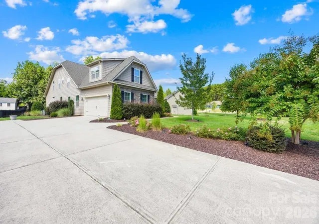 Photo 4 of Single family home for sale at 108 Butler Dr, Mooresville, NC 28115 | MLS# 4422638 | Listing updated on 2026-09-21