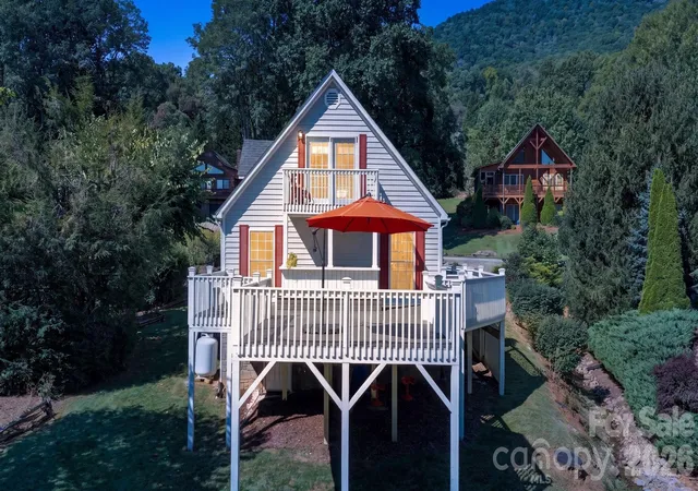 Photo 1 of Single family home for sale at 65 Airish Ln, Waynesville, NC 28785 | MLS# 4422647 | Listing updated on 2026-10-18