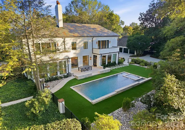 Photo 2 of Mansion for sale at 600 Hermitage Rd, Charlotte, NC 28207 | MLS# 4422657 | Listing updated on 2026-09-27