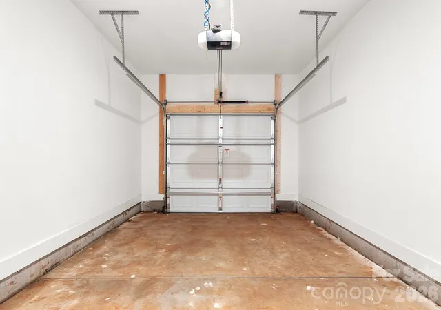 Photo 4 of Townhouse for sale at 512 Carolyn Ln, Charlotte, NC 28213 | MLS# 4422658 | Listing updated on 2026-09-23