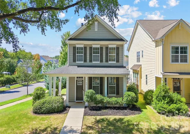 Photo 3 of Single family home for sale at 2411 Double Oaks Rd, Charlotte, NC 28206 | MLS# 4422667 | Listing updated on 2026-09-22