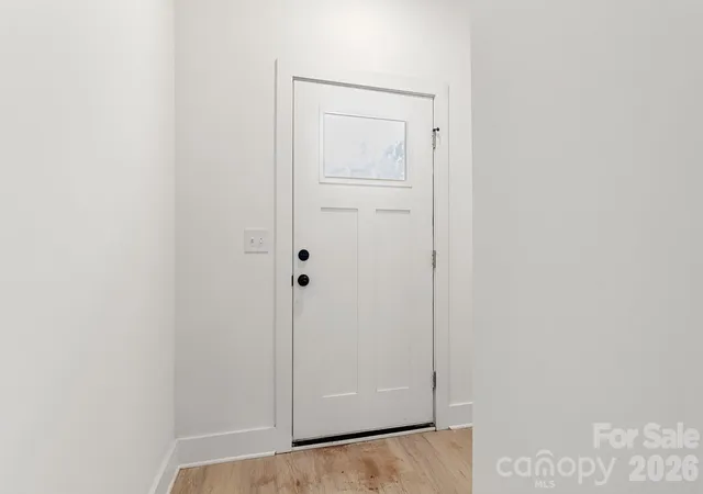 Photo 2 of Townhouse for sale at 520 Carolyn Ln, Charlotte, NC 28213 | MLS# 4422670 | Listing updated on 2026-09-23