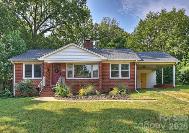 Photo 1 of Single family home for sale at 2816 Shamrock Dr, Charlotte, NC 28205 | MLS# 4422671 | Listing updated on 2026-10-07