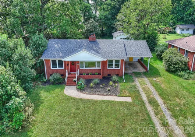 Photo 3 of Single family home for sale at 2816 Shamrock Dr, Charlotte, NC 28205 | MLS# 4422671 | Listing updated on 2026-10-07