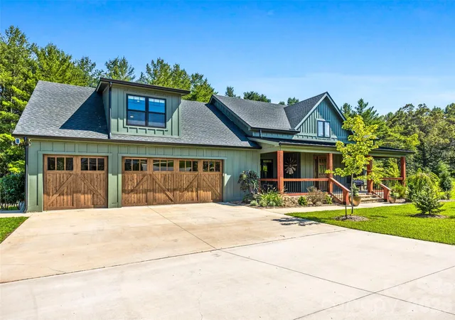 Photo 1 of Single family home for sale at 43 Lucy Ln, Mills River, NC 28759 | MLS# 4422678 | Listing updated on 2026-10-02