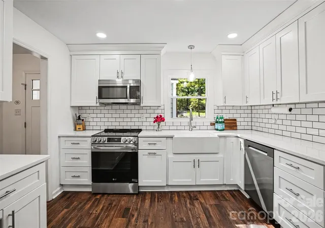 Photo 3 of Single family home for sale at 11538 Gelding Dr, Charlotte, NC 28215 | MLS# 4422682 | Listing updated on 2026-10-28