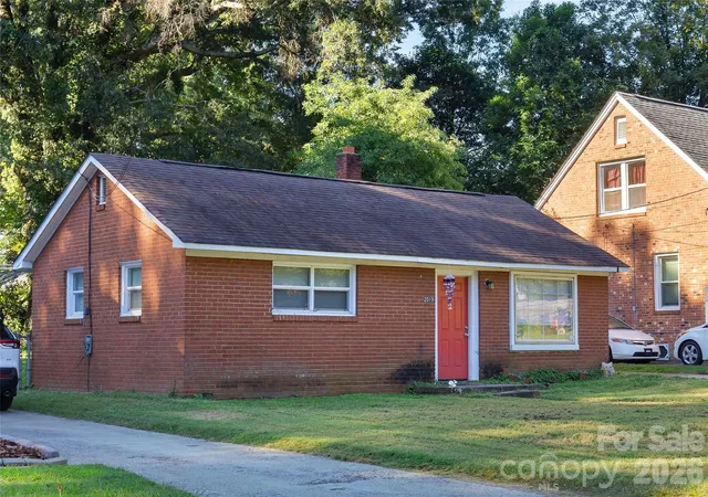 Photo 1 of Single family home for sale at 2019 St Mark St, Charlotte, NC 28216 | MLS# 4422684 | Listing updated on 2026-10-07