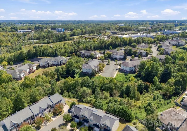 Photo 34 of Townhouse for sale at 615 School House Ln, Fort Mill, SC 29708 | MLS# 4422689 | Listing updated on 2026-10-09