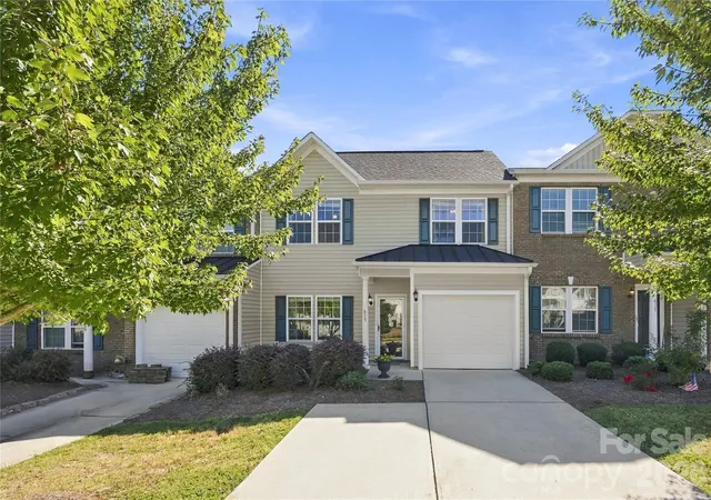 Photo 4 of Townhouse for sale at 615 School House Ln, Fort Mill, SC 29708 | MLS# 4422689 | Listing updated on 2026-10-09