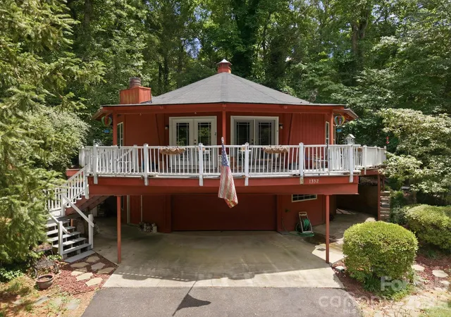 Photo 3 of Single family home for sale at 1332 Fairway Dr, Newton, NC 28658 | MLS# 4422706 | Listing updated on 2026-10-13
