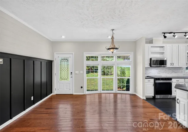 Photo 3 of Single family home for sale at 6 Enochs Way, Fletcher, NC 28732 | MLS# 4422708 | Listing updated on 2026-09-28
