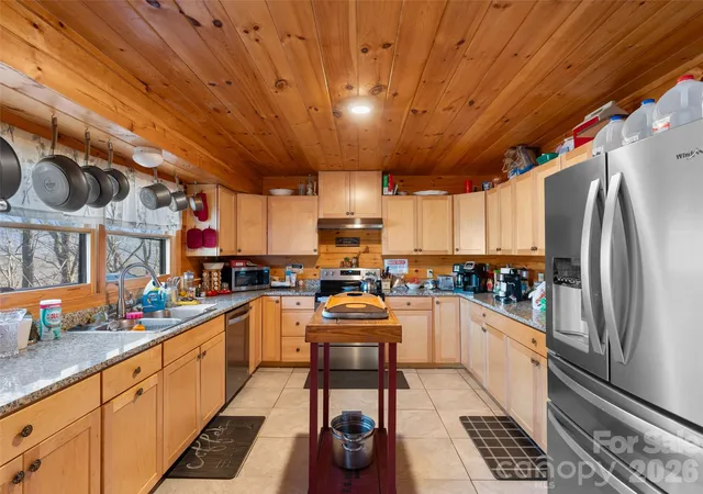 Photo 4 of Single family home for sale at 252 Idylwild Ln, Black Mountain, NC 28711 | MLS# 4422710 | Listing updated on 2026-09-16