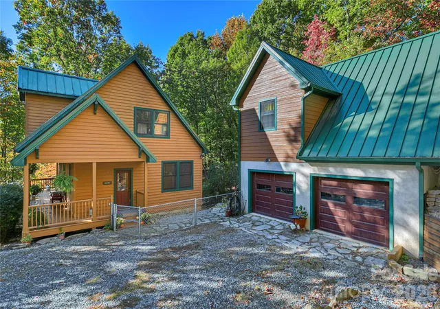 Photo 2 of Single family home for sale at 189 Breckenridge Trl, Brevard, NC 28712 | MLS# 4422725 | Listing updated on 2026-10-27