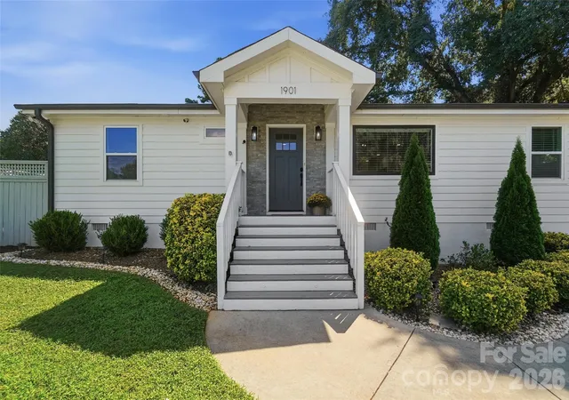 Photo 2 of Single family home for sale at 1901 Clearwood Ln, Charlotte, NC 28214 | MLS# 4422726 | Listing updated on 2026-09-14