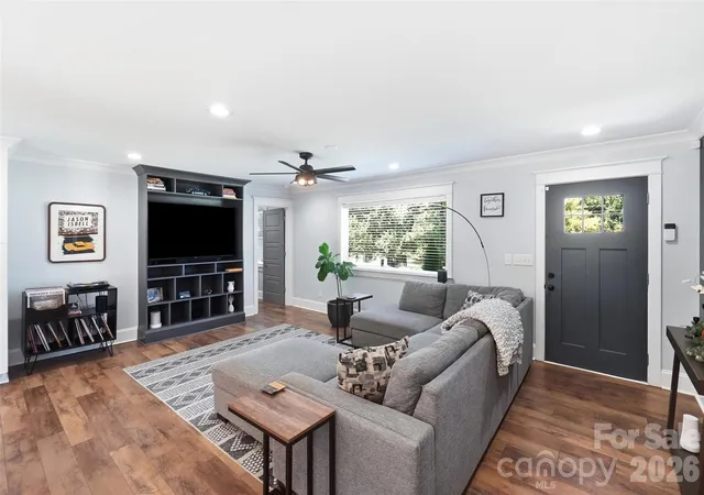 Photo 3 of Single family home for sale at 1901 Clearwood Ln, Charlotte, NC 28214 | MLS# 4422726 | Listing updated on 2026-09-14