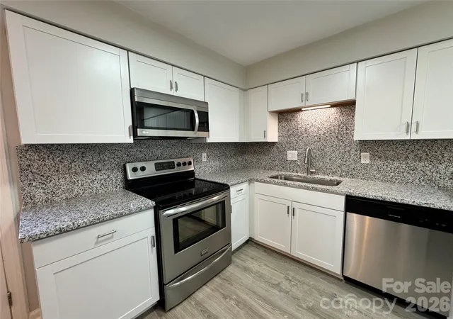 Photo 3 of Condo for sale at 1906 Mereview Ct #8, Charlotte, NC 28210 | MLS# 4422728 | Listing updated on 2026-09-23